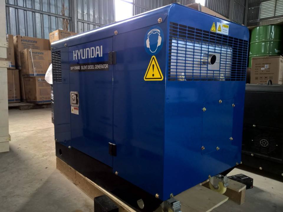 Máy phát điện 3 pha 10kW Hyundai DHY12500SE-3